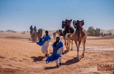 Hiking-in-to-the-desert